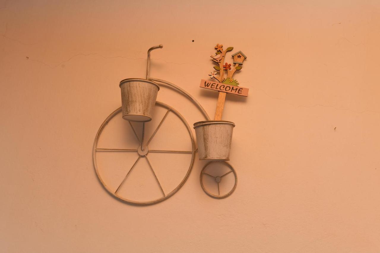 Art Flowers And Culture Mistras Exterior foto